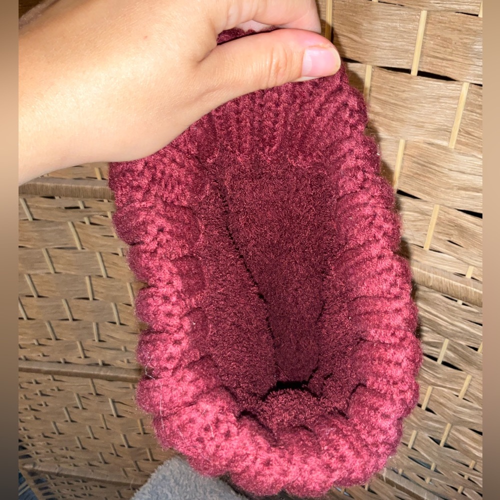 CC 2 Pack Black and Red Knit Beanies - Picture 8 of 9